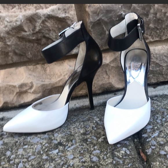 Michael Kors black and white ankle strap shoe, 9 - Picture 5 of 8